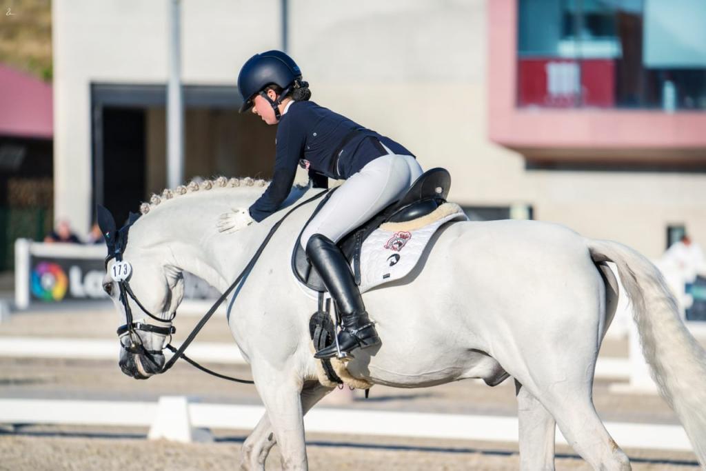 Poni con joven jinete del club de Equus Duri